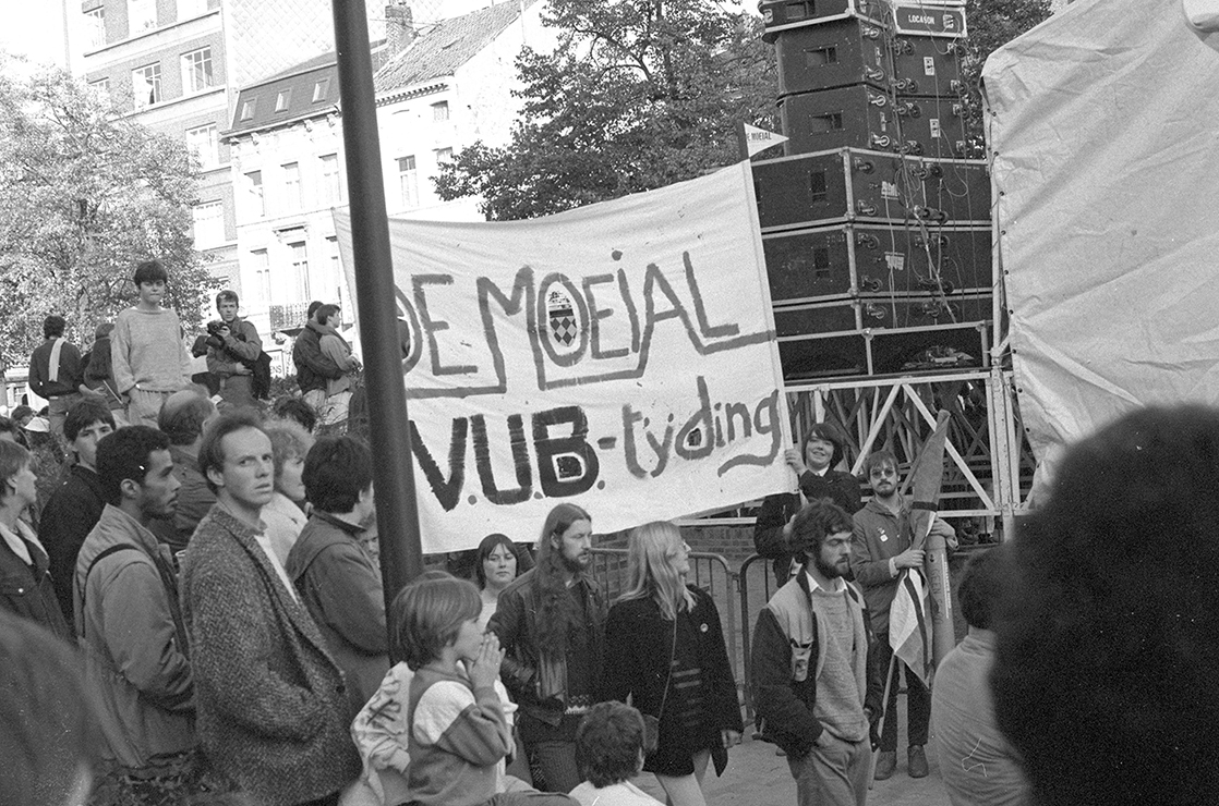 CAVA - Studenten van de VUB op de antirakettenbetoging in 1985